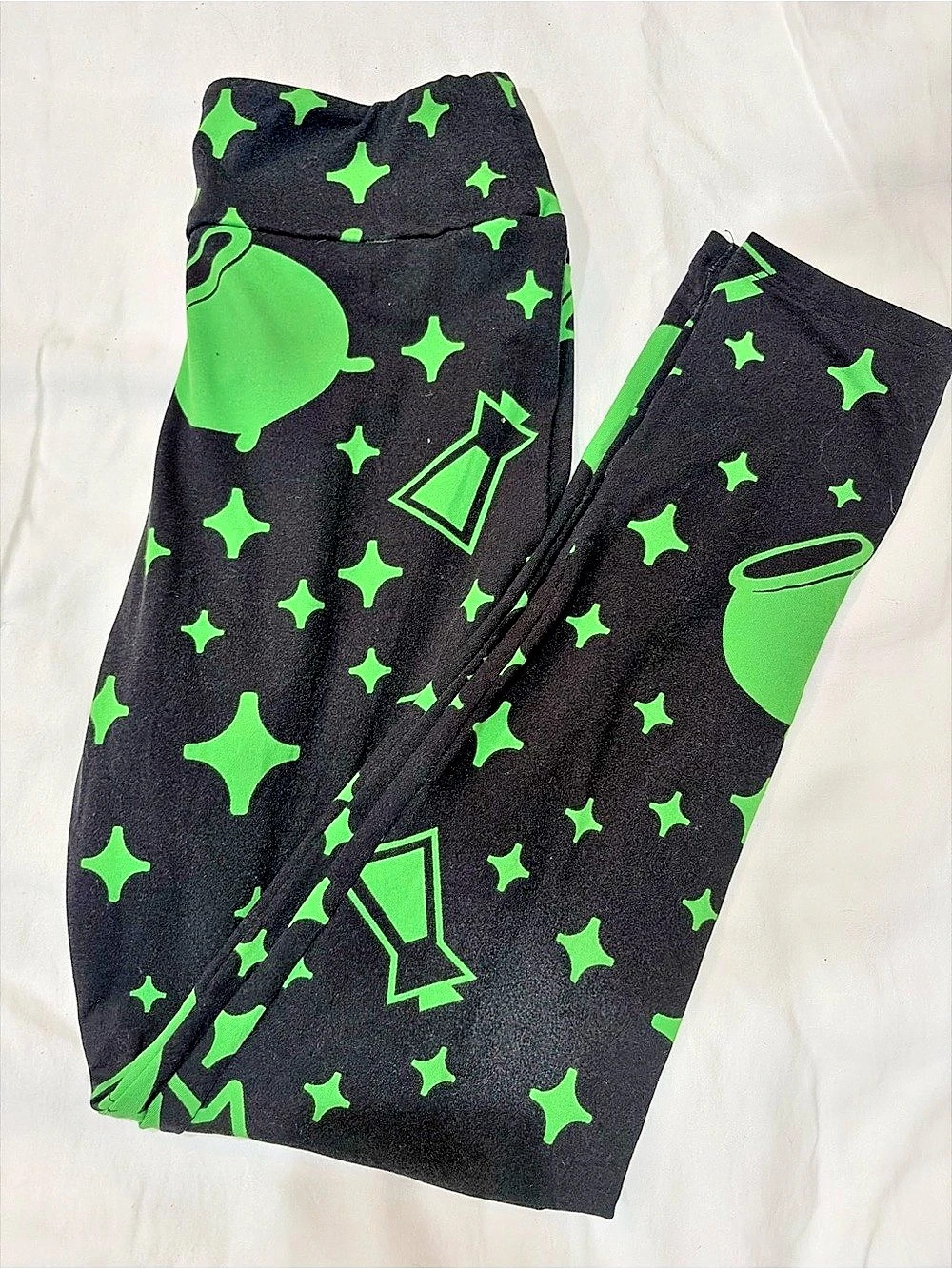 LuLaRoe tween Halloween Cauldron Potion Leggings Black & Green